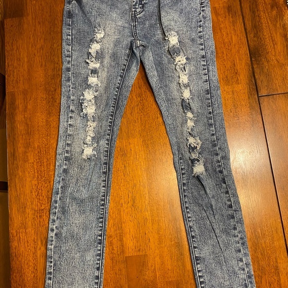 Bamboo distressed‎ stonewashed skinny jeans. 80’s style!!!! - Picture 3 of 16